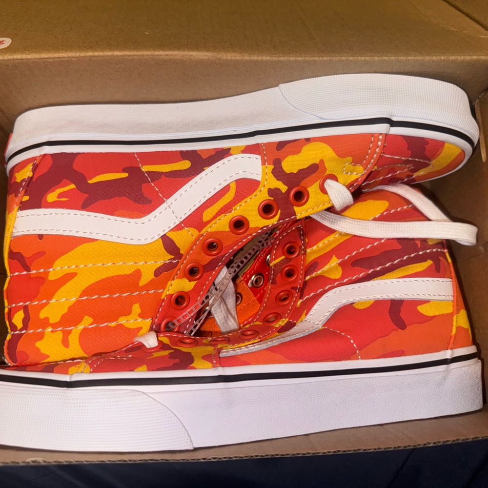 BRAND NEW VANS